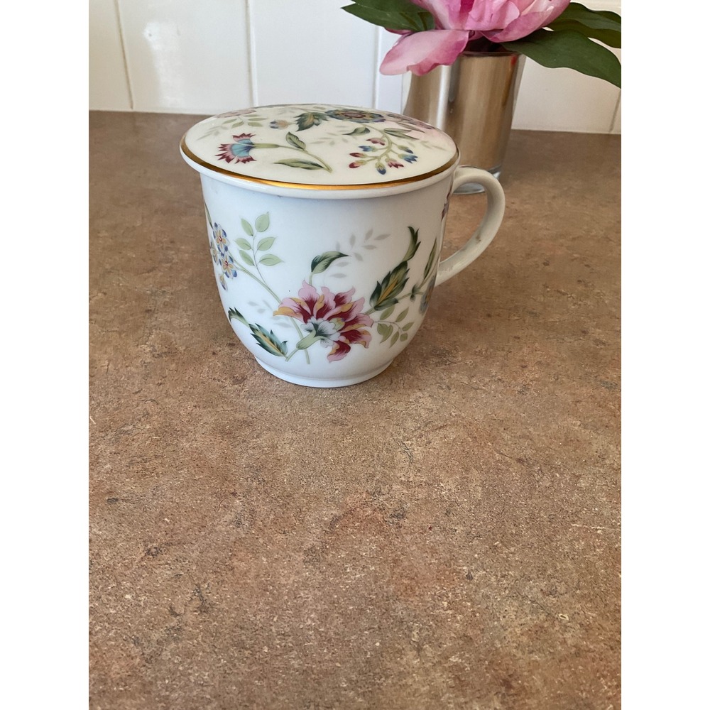 Andrea by Sadek Buckingham Floral Tea Mug with Lid Gold Trim Made in Japan
